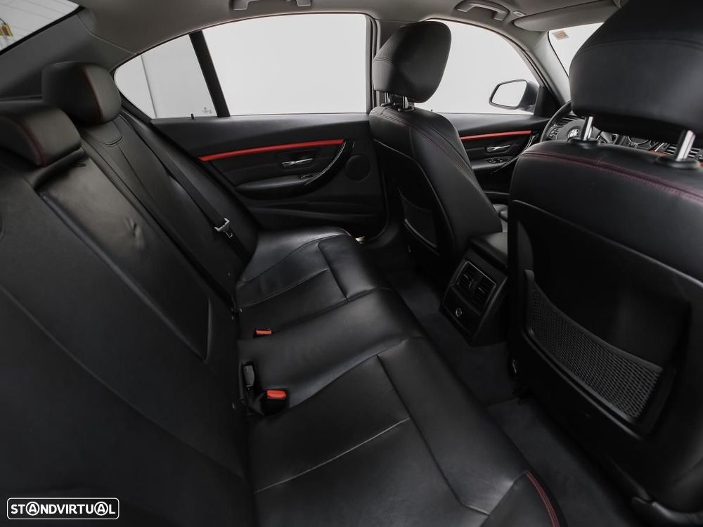 BMW 335 d xDrive - 12