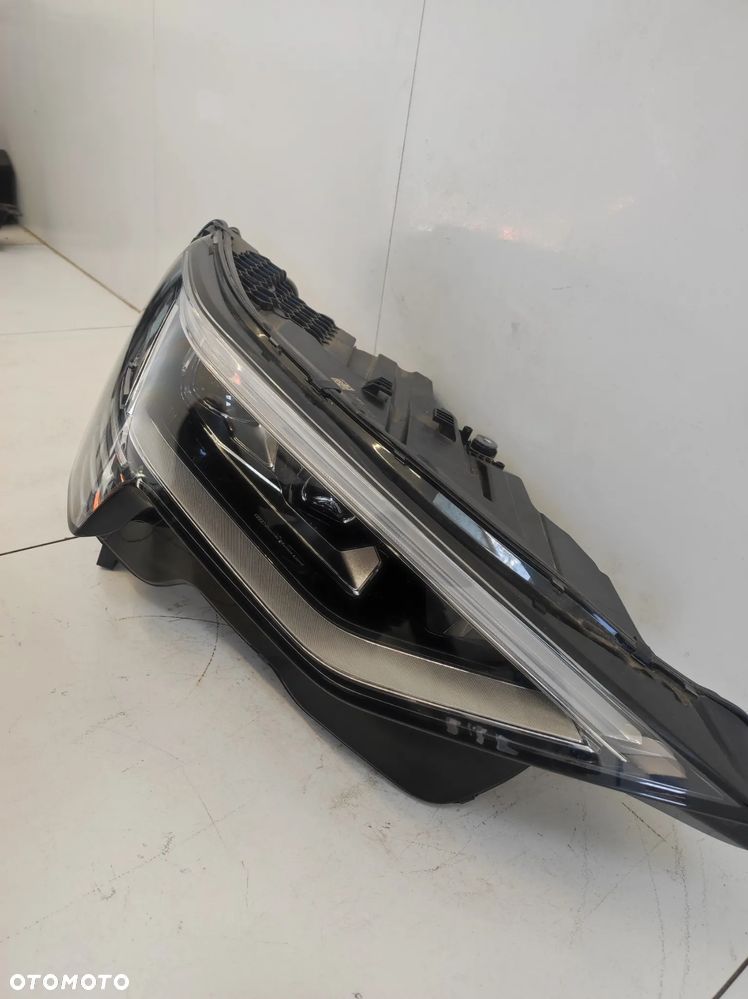 Lampa reflektor full led prawy przód eu Audi Q8 e-tron etron lift - 2