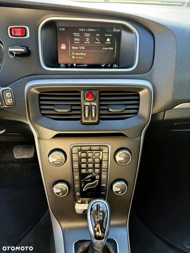 Volvo V40 D4 Geartronic RDesign - 26