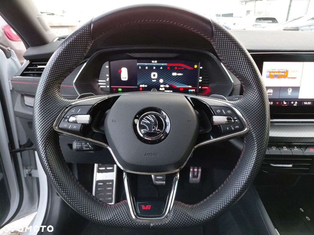 Skoda Octavia 2.0 TDI RS DSG - 17
