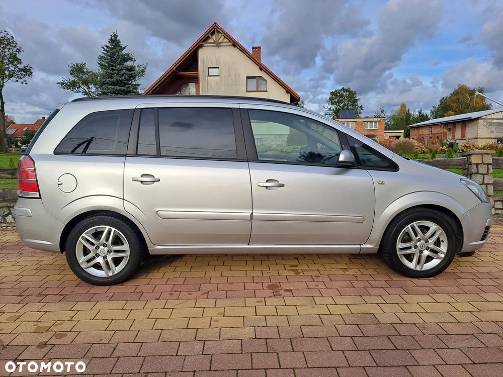 Opel Zafira 1.8 Cosmo - 8