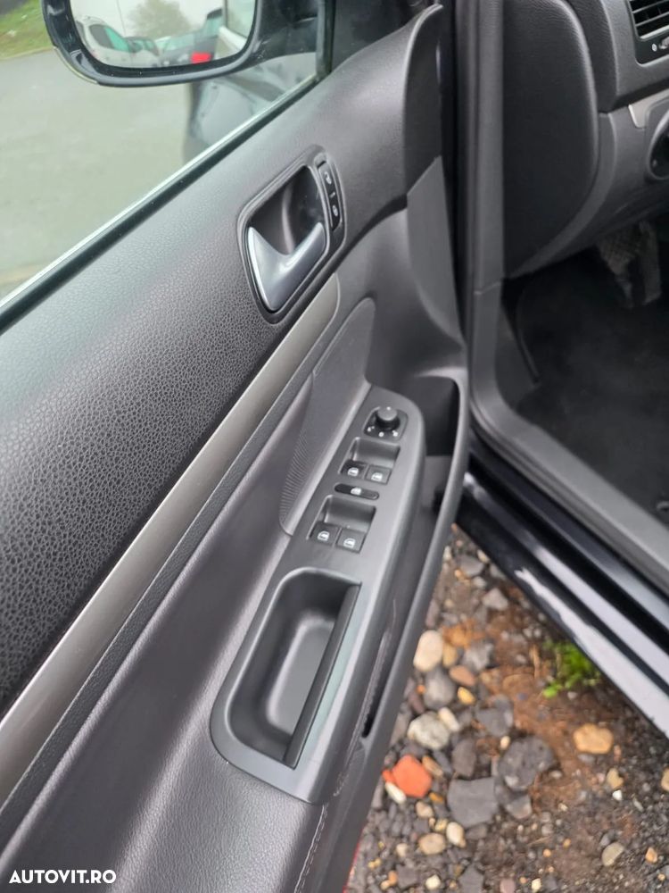 Volkswagen Golf - 12