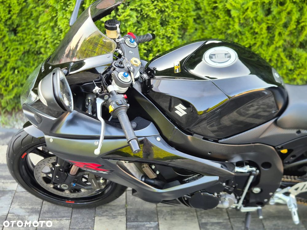 Suzuki GSX-R - 22