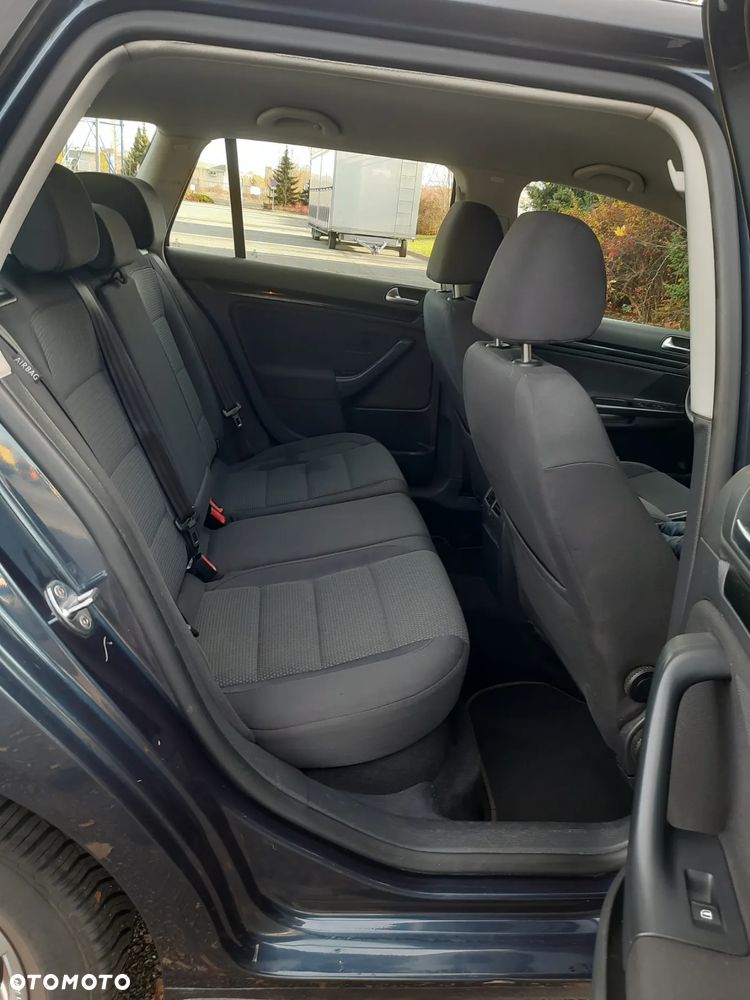 Volkswagen Golf ver-1-6-tdi-bluemotion-technology-comfortline - 19