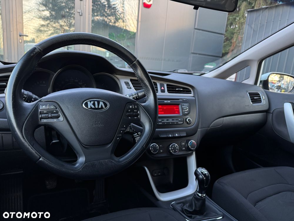 Kia Ceed 1.4 CVVT ISG Spirit - 13