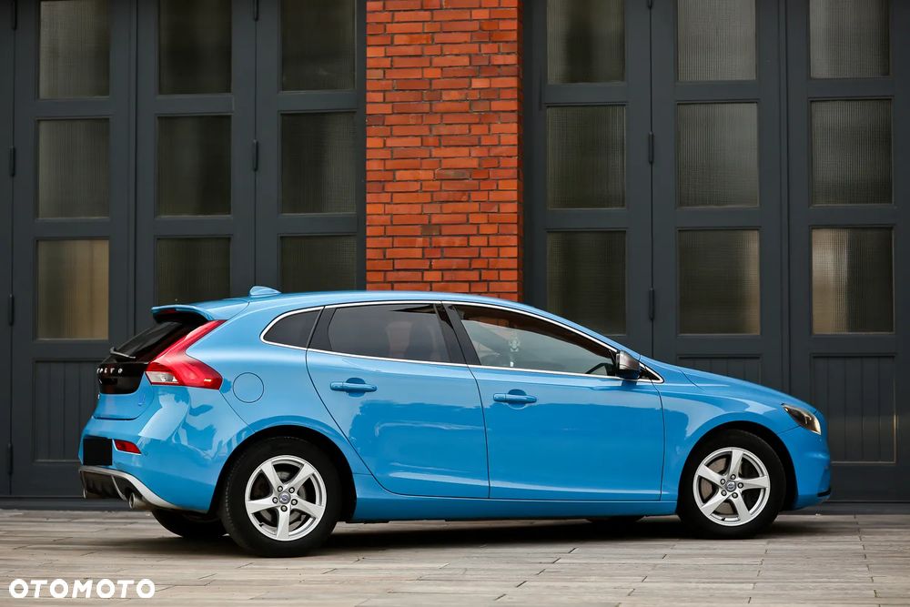 Volvo V40 D3 R-Design - 17