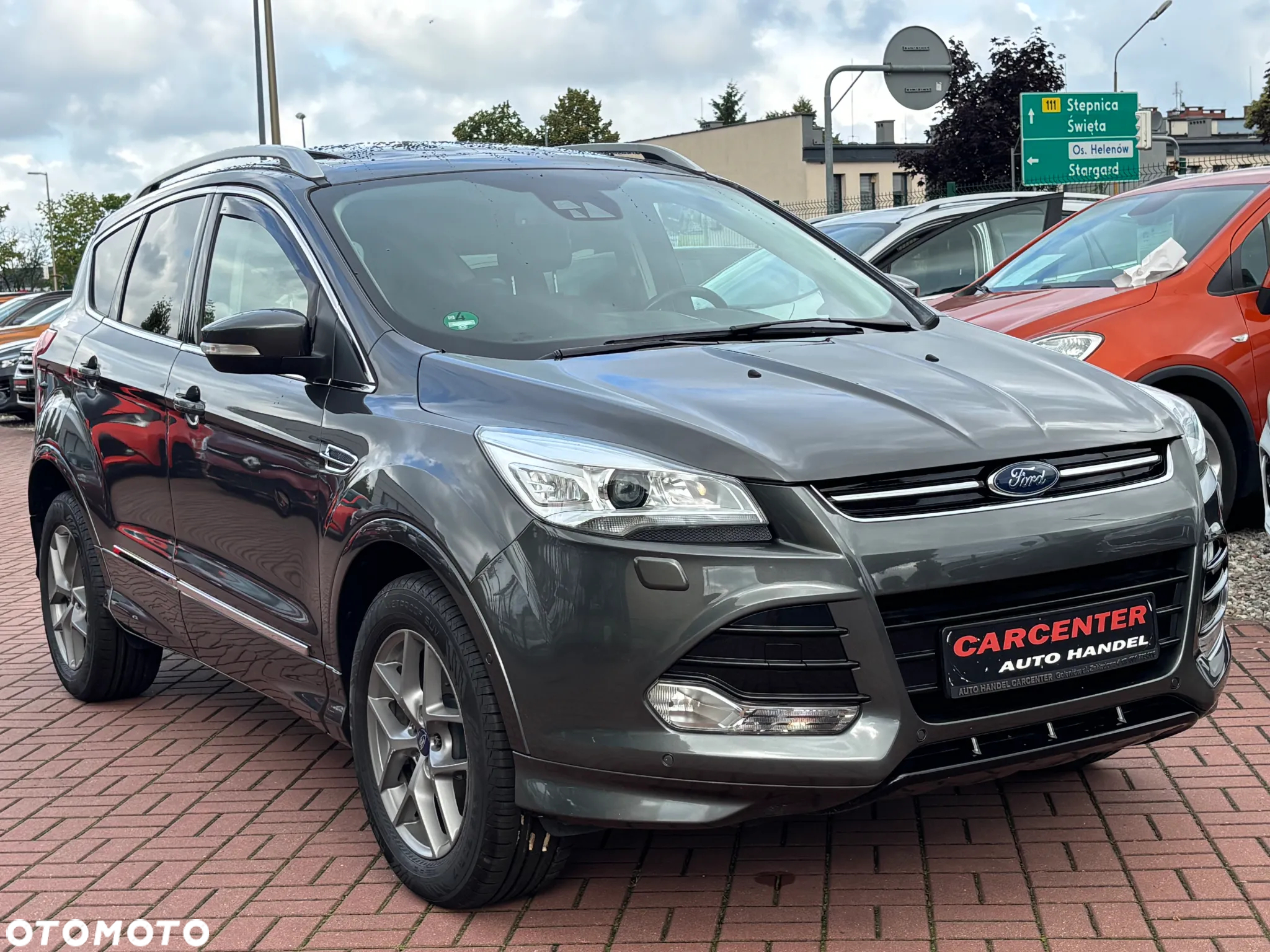 Ford Kuga 1.5 EcoBoost 2x4 Titanium - 2