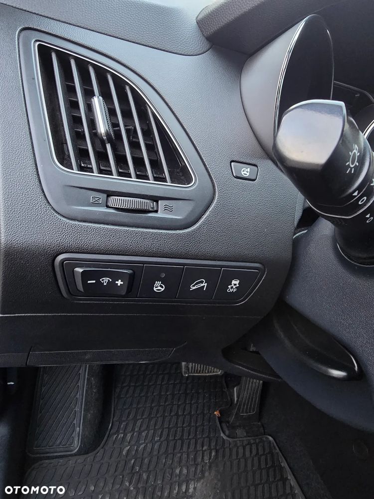 Hyundai ix35 2.0 CRDi 4WD Automatik Premium - 24