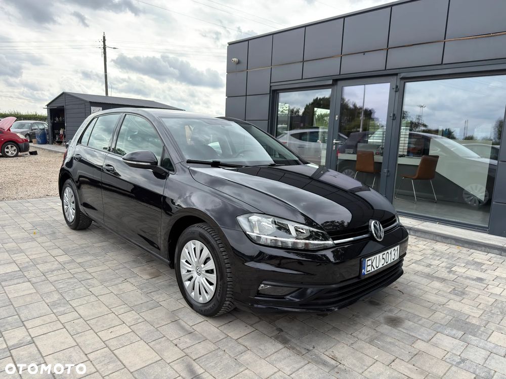 Volkswagen Golf - 1
