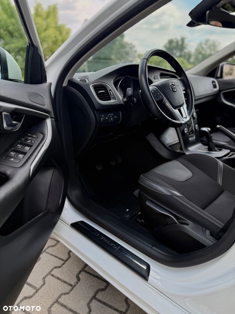 Volvo V40 D2 - 9