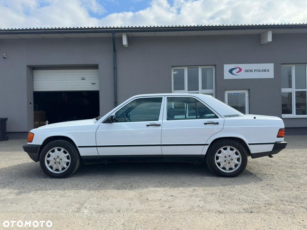 Mercedes-Benz W201 (190) - 2