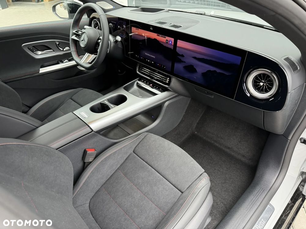 Mercedes-Benz CLA - 24