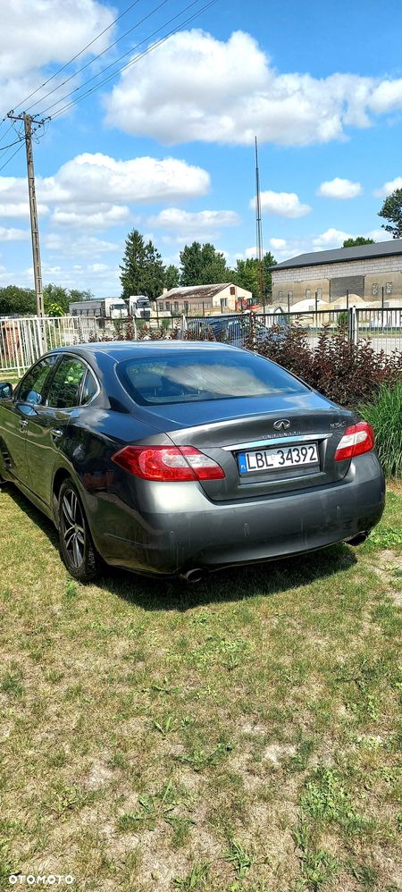 Infiniti M - 3