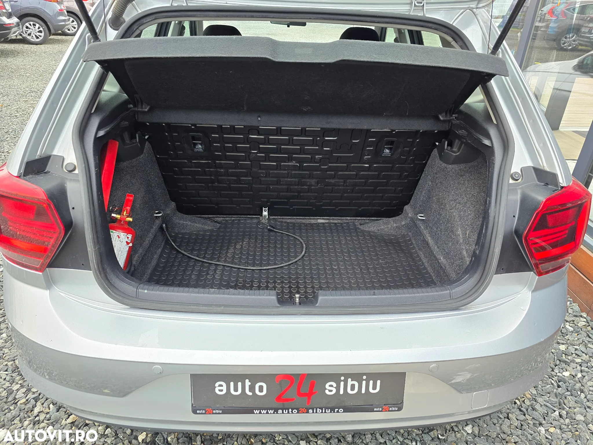 Volkswagen Polo 1.6 TDI Trendline - 8