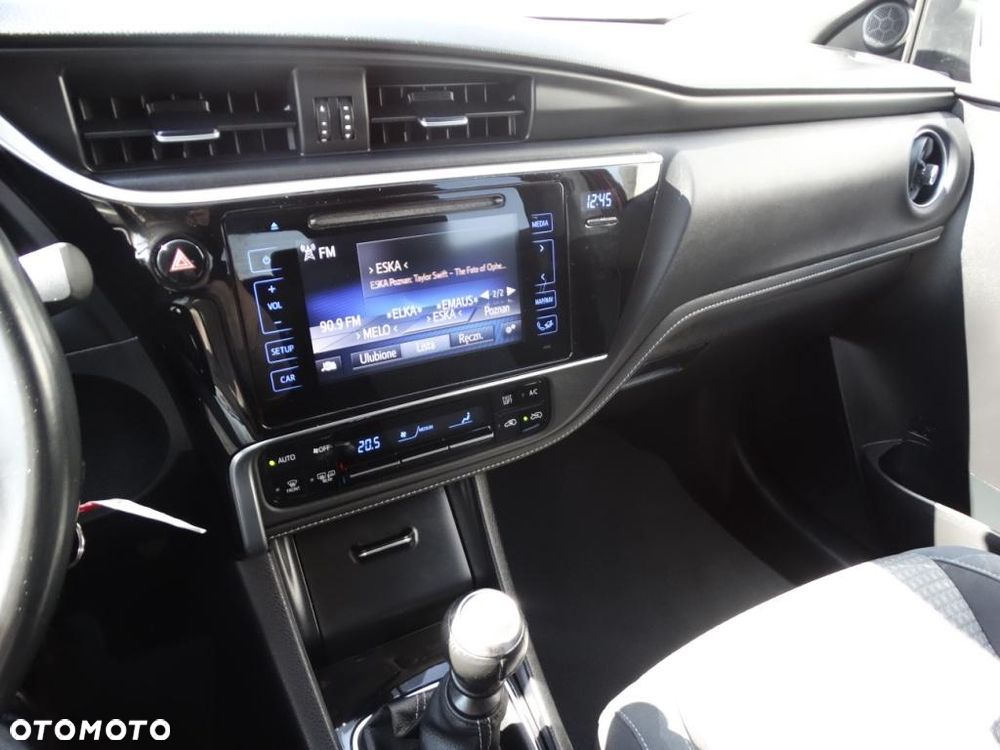 Toyota Auris - 16