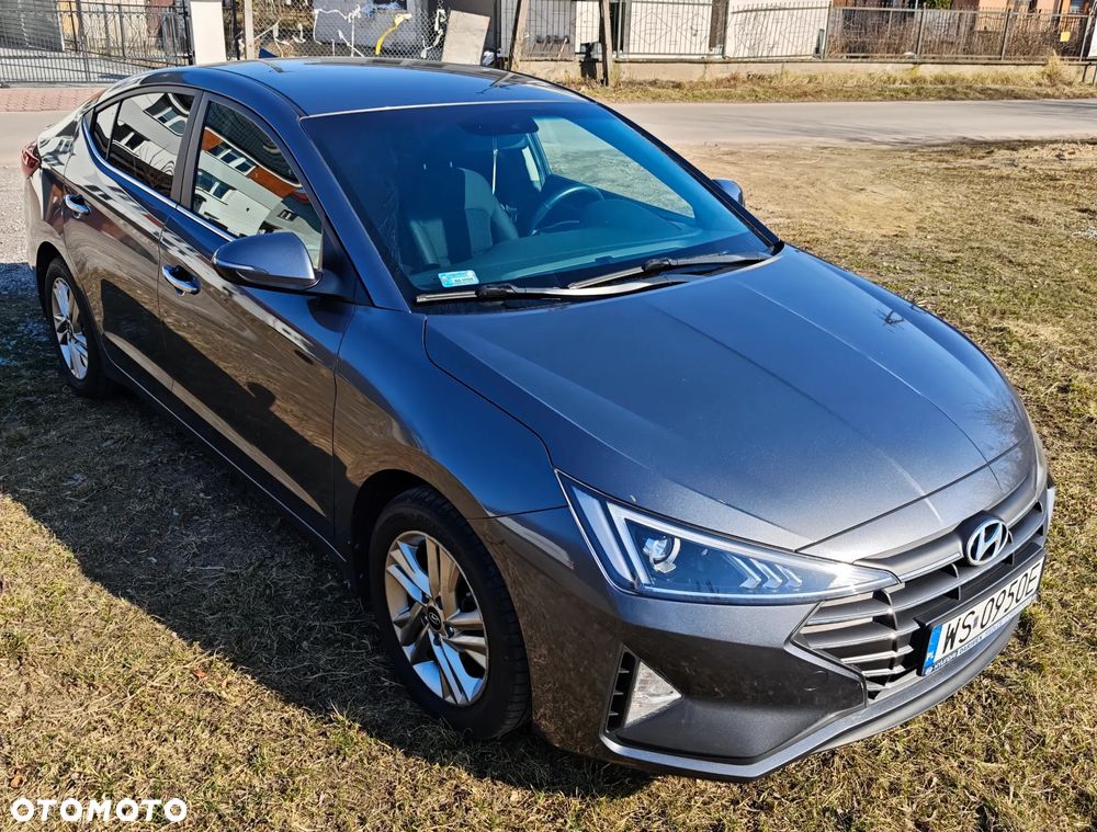 Hyundai Elantra 1.6 Comfort - 3