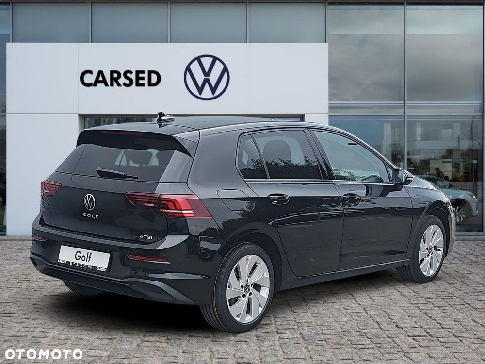 Volkswagen Golf - 8