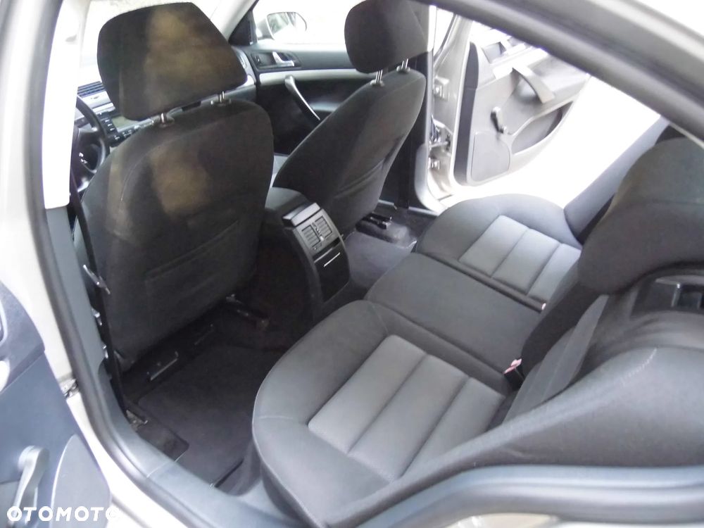 Skoda Octavia 1.6 Team Edition - 33