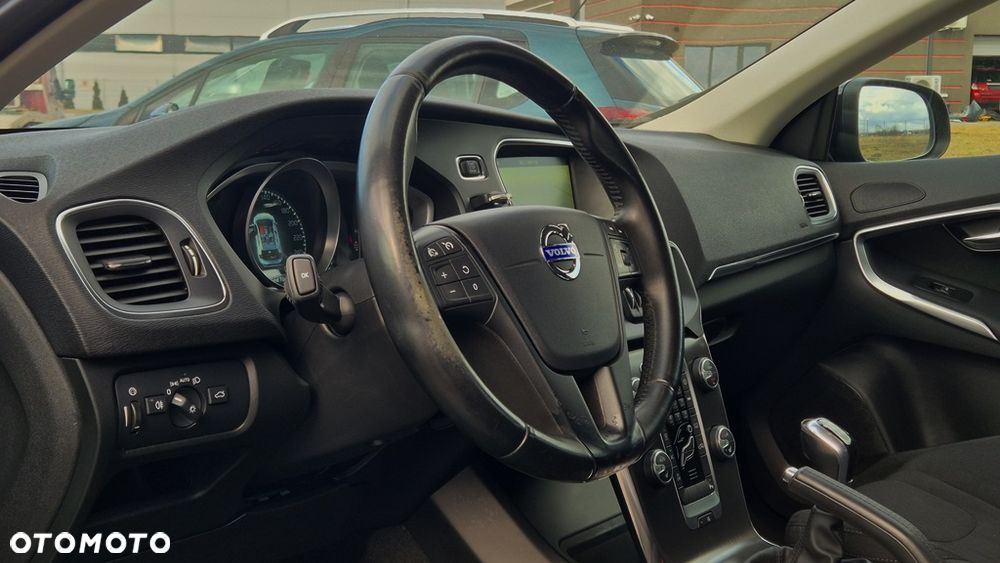 Volvo V40 T3 Momentum - 14