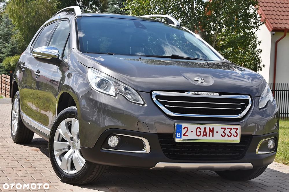 Peugeot 2008 1.2 Pure Tech Allure S&S - 11
