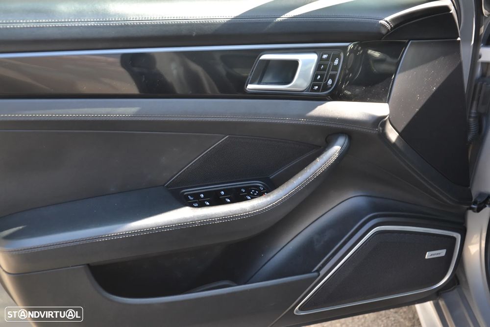 Porsche Panamera 4 E-Hybrid Platinum Edition com PDLS - 18