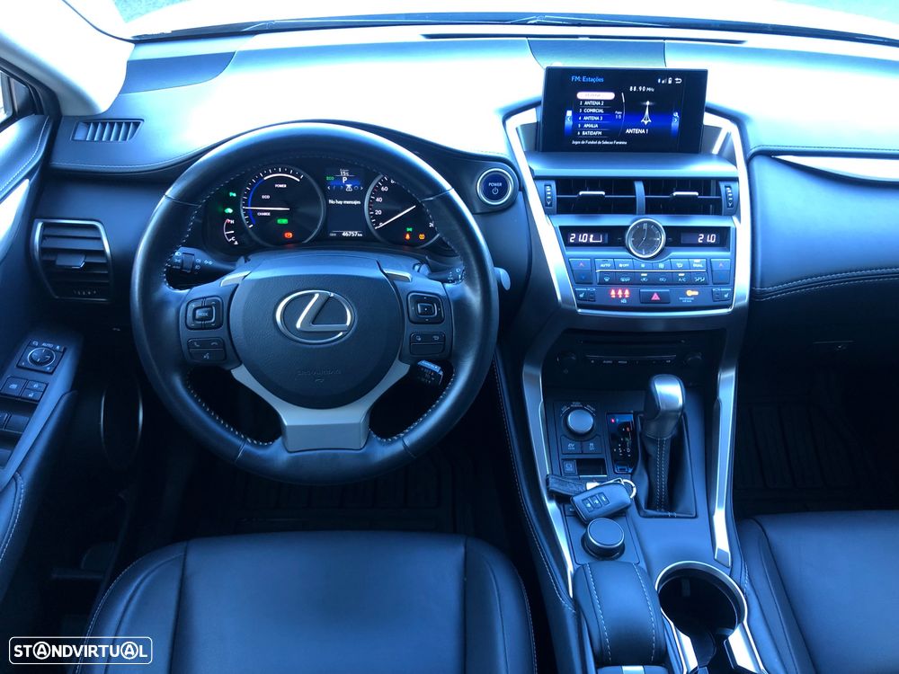 Lexus NX 300h Executive Plus - 35