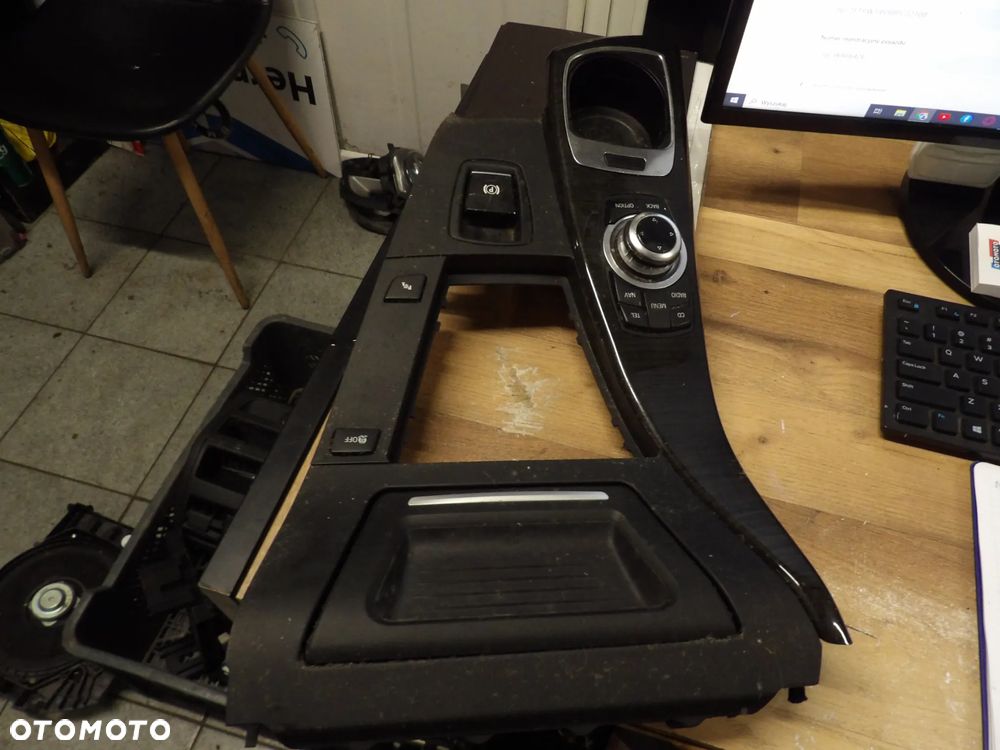 BMW - F10,F11 - TUNEL ŚRODKOWY - IDRVE - SCHOWEK -PRZYCISK HAMULCA RĘCZNEGO - UCHWYT NA KUBKI - 9206444  9171558  9180199  9171561 - 1