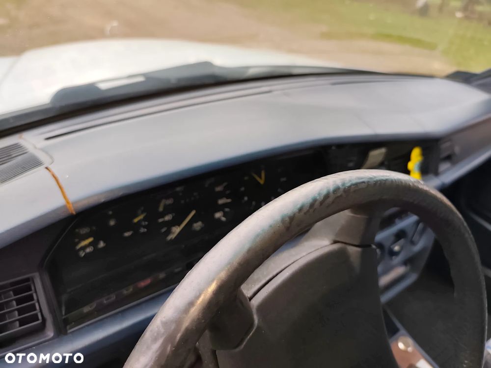 Mercedes-Benz W201 (190) - 9