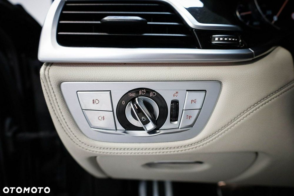 BMW Seria 7 - 21