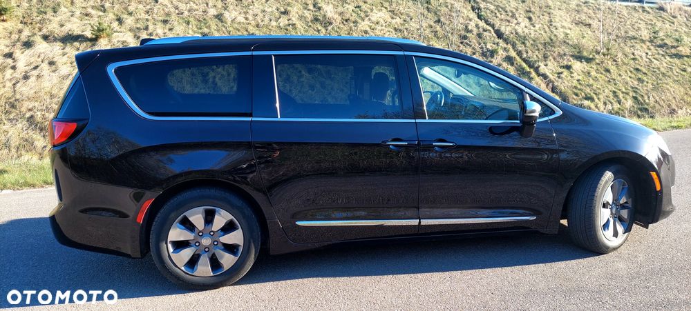 Chrysler Pacifica - 6