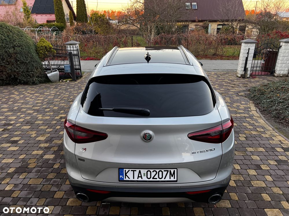 Alfa Romeo Stelvio 2.0 Turbo 16V AT8-Q4 Competizione - 10