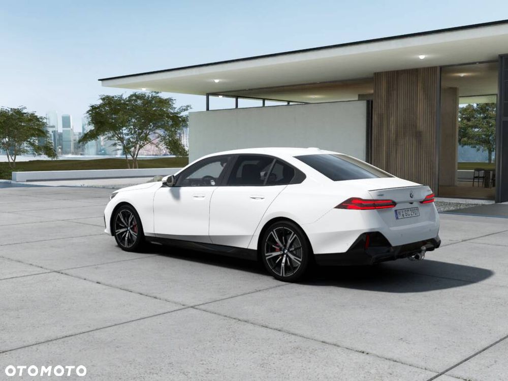 BMW Seria 5 520d xDrive mHEV M Sport - 3