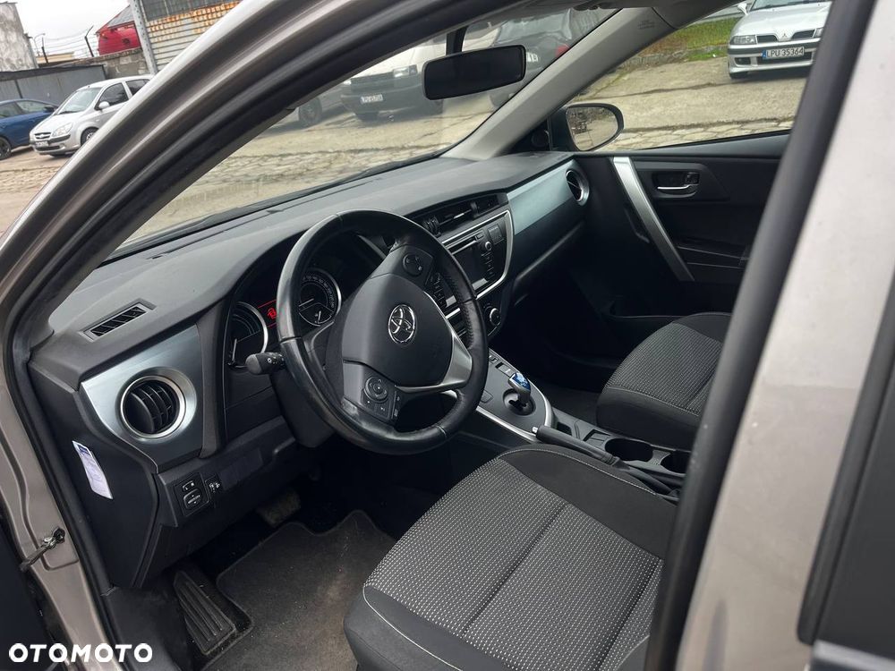 Toyota Auris - 8