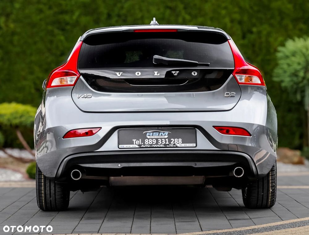 Volvo V40 D2 Drive-E Momentum - 9