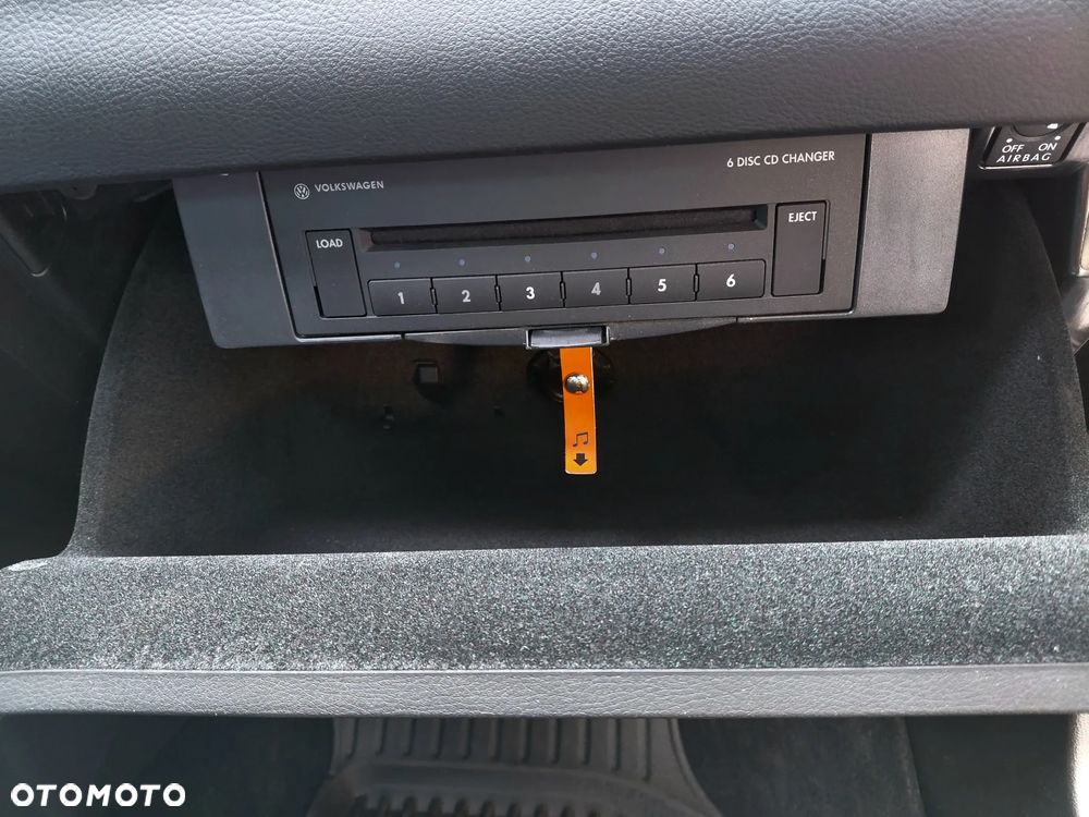 Volkswagen Passat - 24