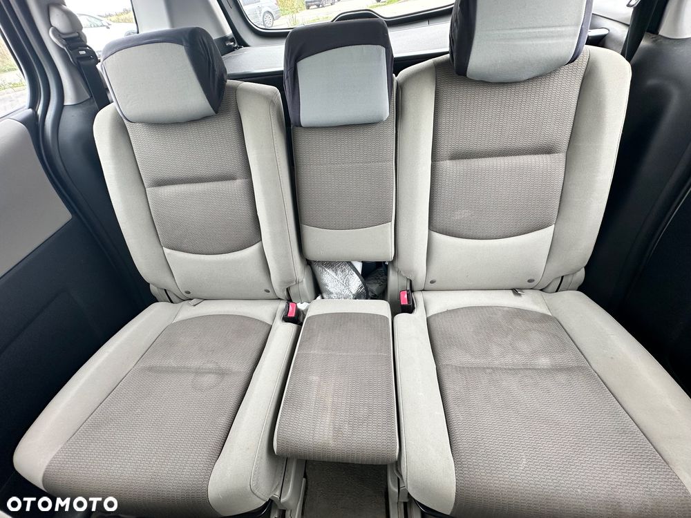 Mazda 5 - 12