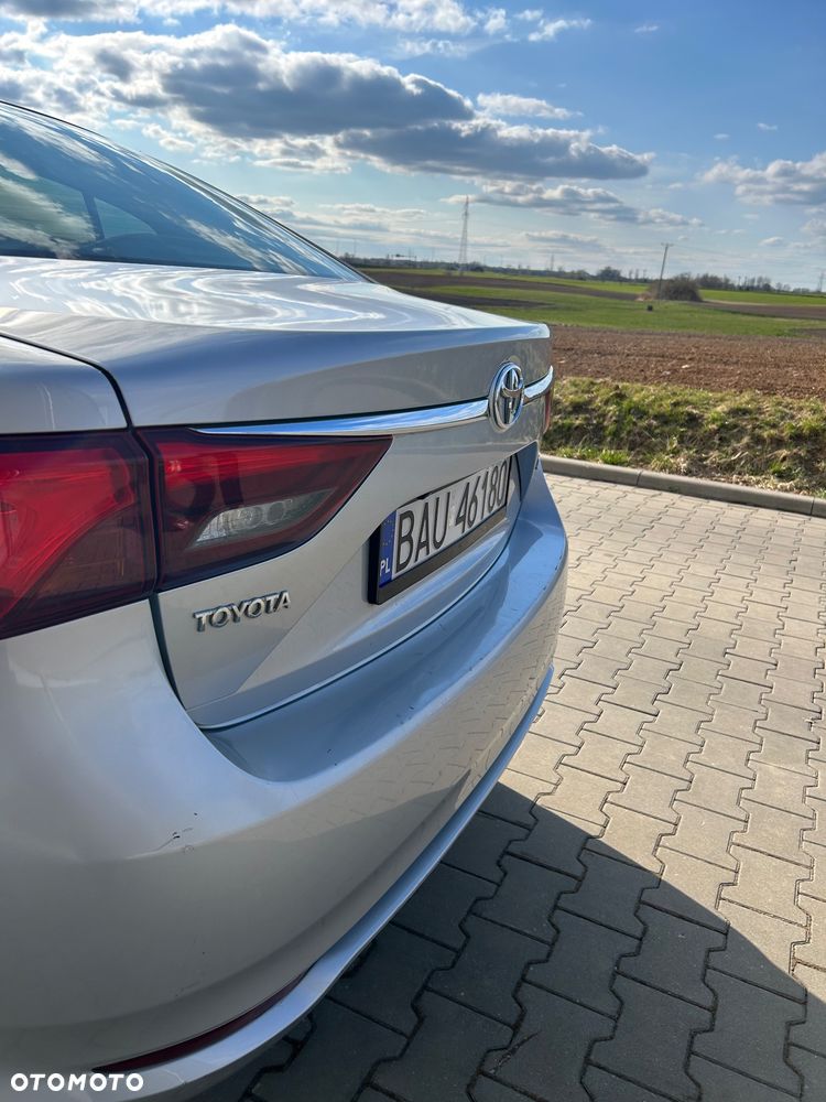 Toyota Avensis - 10