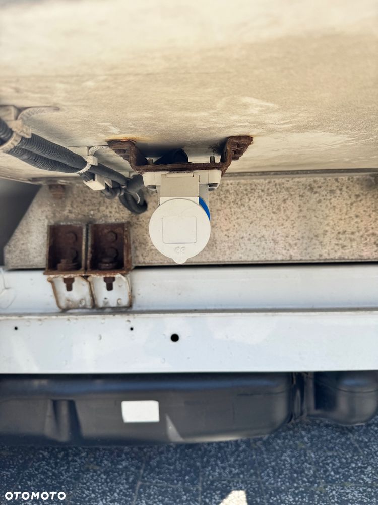 Mercedes-Benz Sprinter - 5