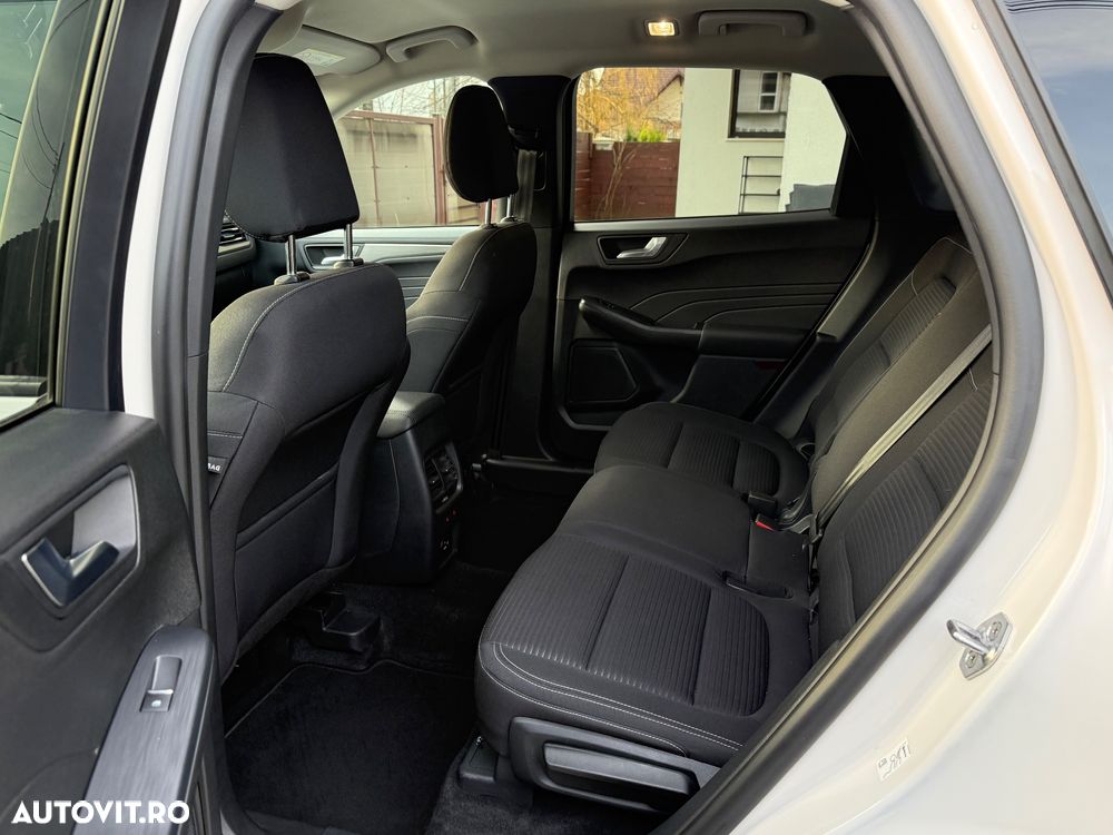 Ford Kuga 1.6 EcoBoost 2x4 Titanium - 4