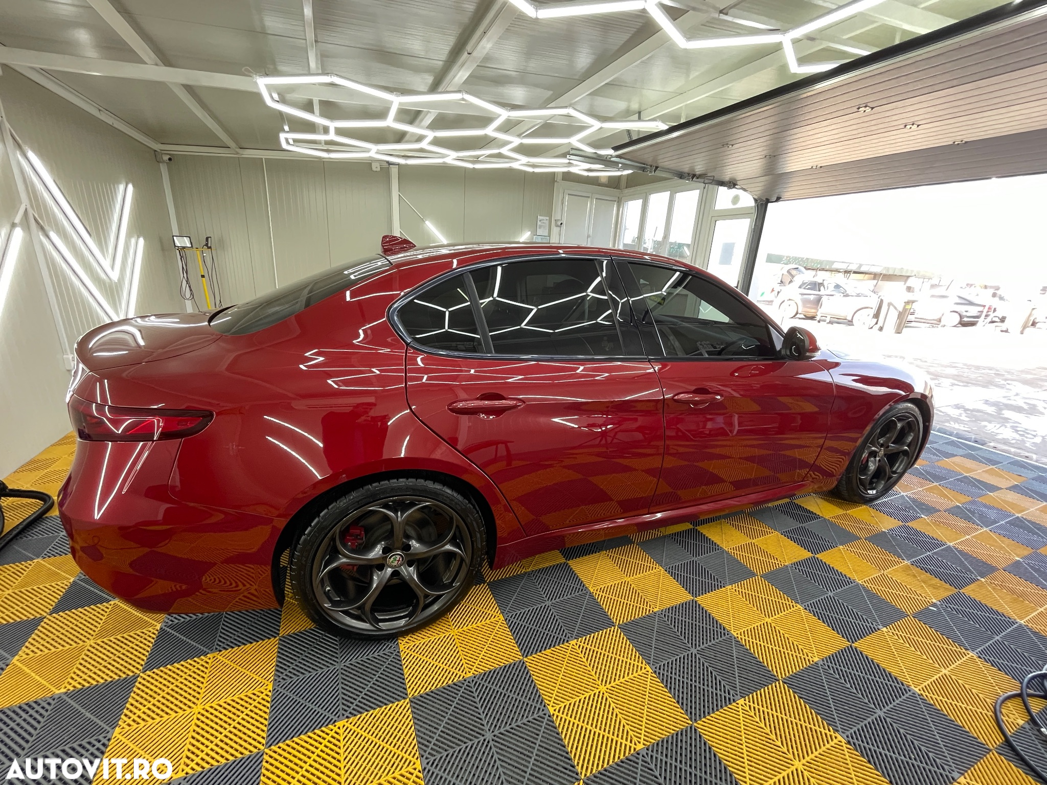 Alfa Romeo Giulia 2.0 Turbo 16V AT8 Veloce Ti - 8