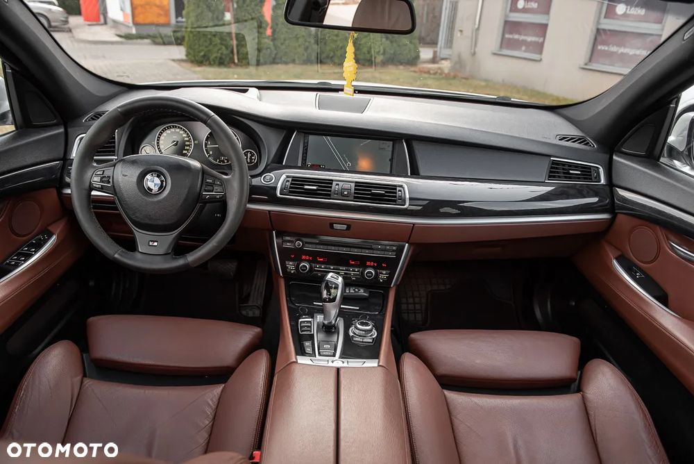 BMW 5GT - 30