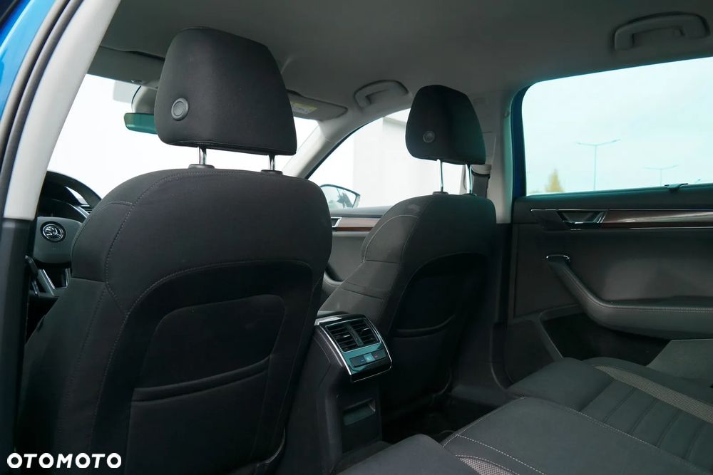 Skoda Superb 2.0 TDI SCR 4x4 Scout DSG - 8