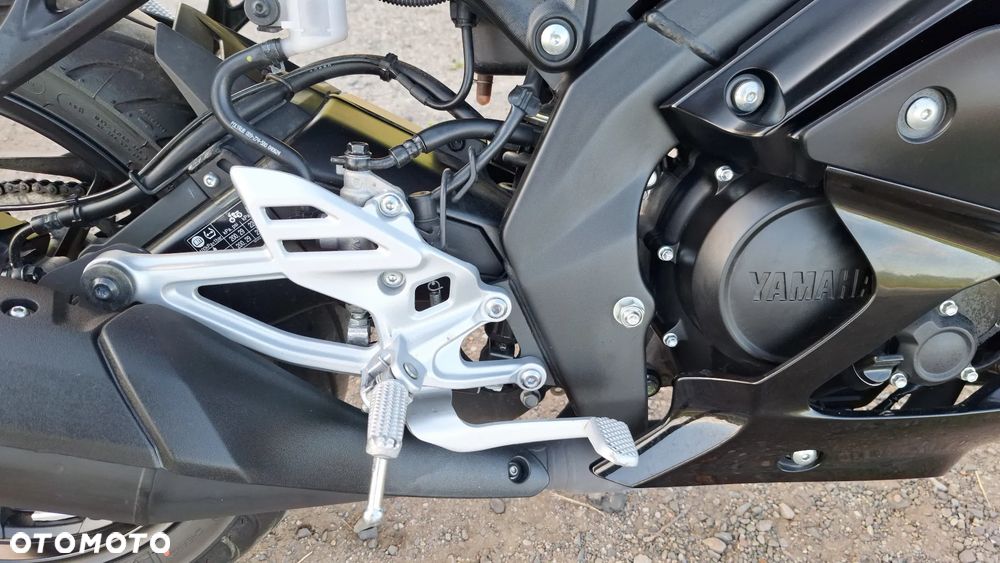 Yamaha YZF - 26