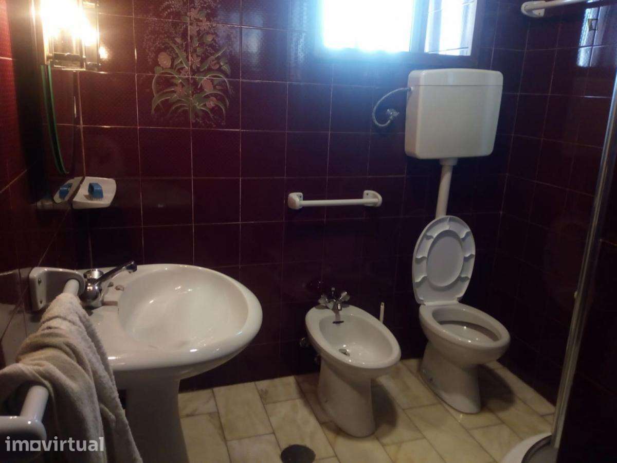 Quarto - localizado em São Mamede de Infesta Porto - Grande imagem: 5/22