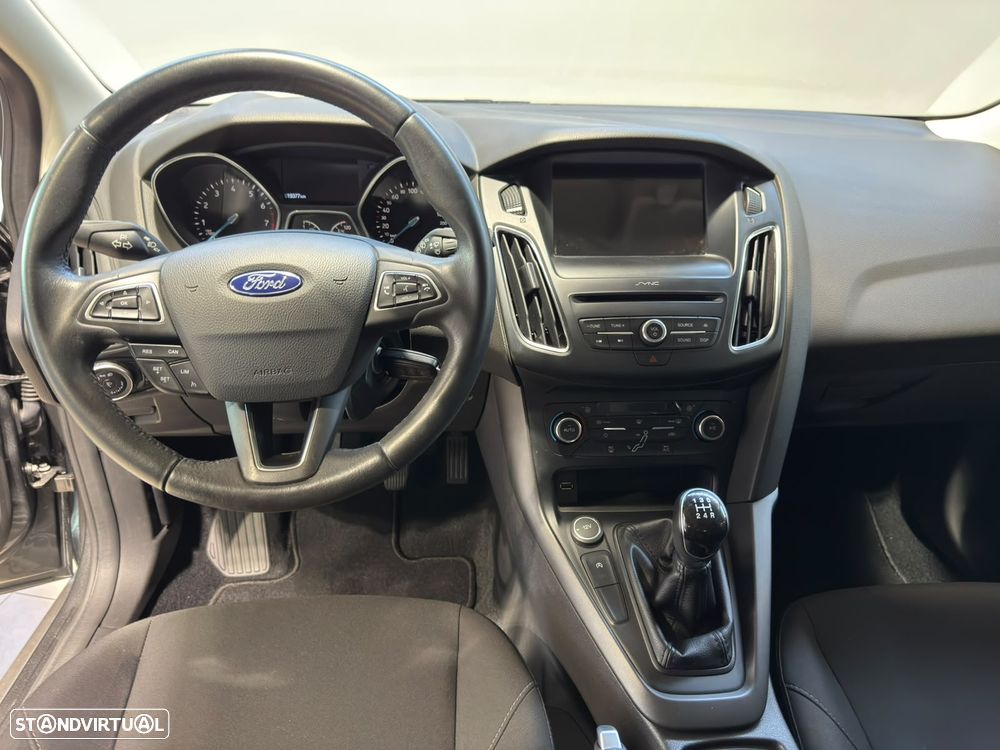 Ford Focus 1.0 EcoBoost Business - 12