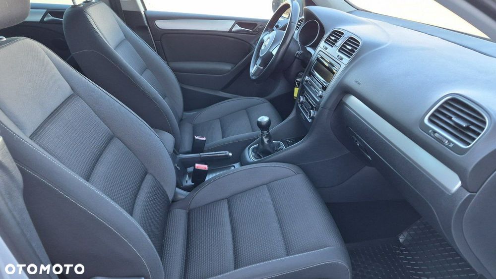 Volkswagen Golf - 23