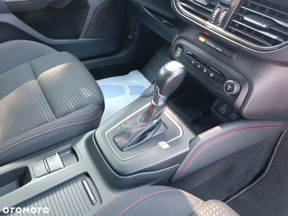 Ford Focus 1.0 EcoBoost mHEV ST-Line X - 24