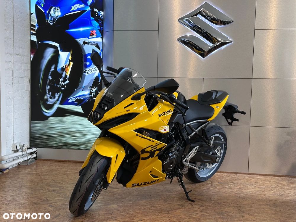 Suzuki GSX - 8