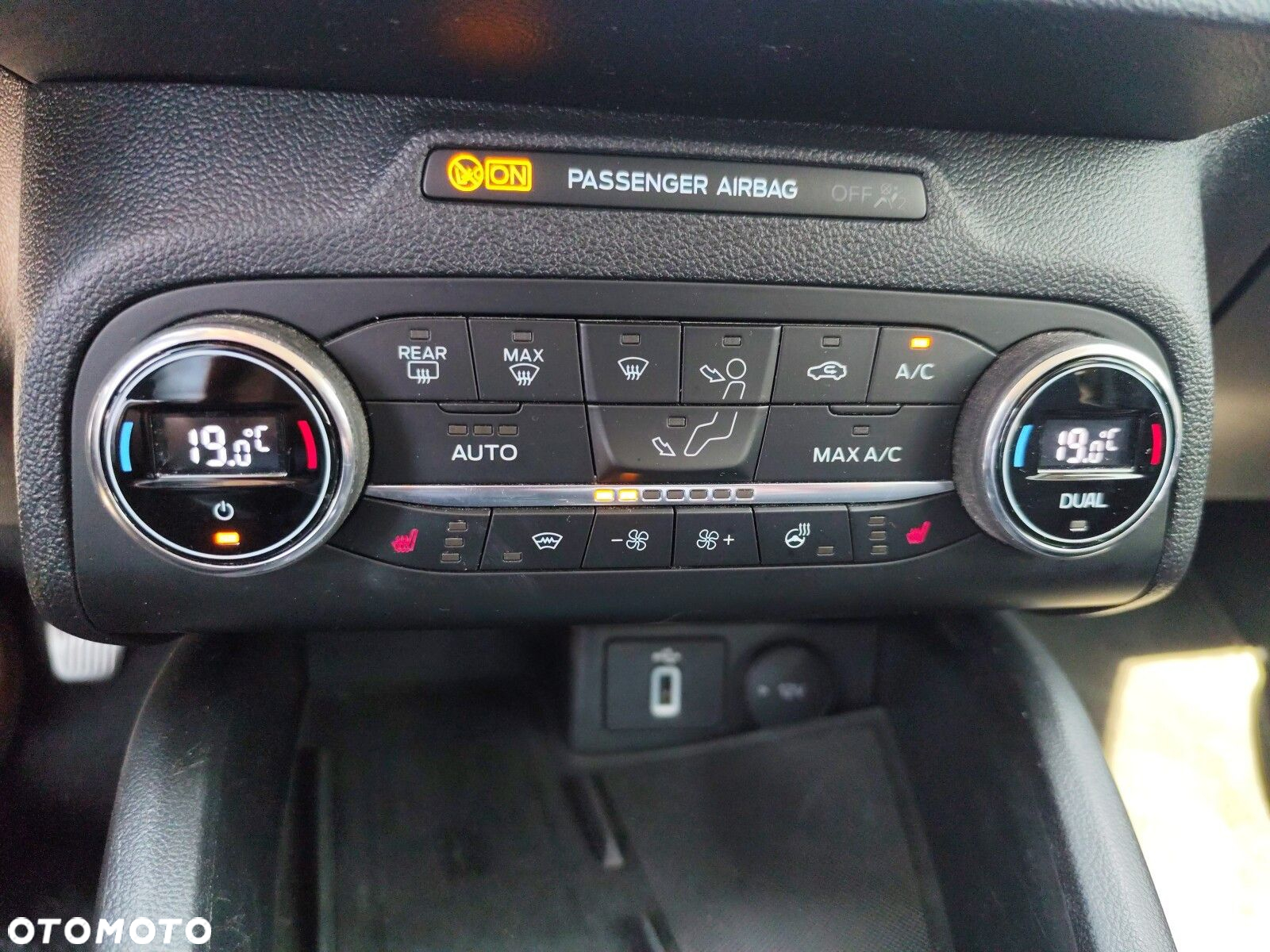 Ford Focus - 23