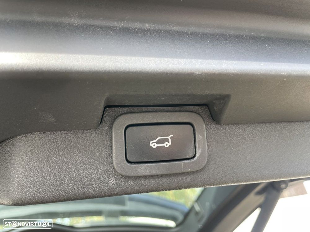 Land Rover Discovery 2.0 SD4 HSE Luxury Auto - 24